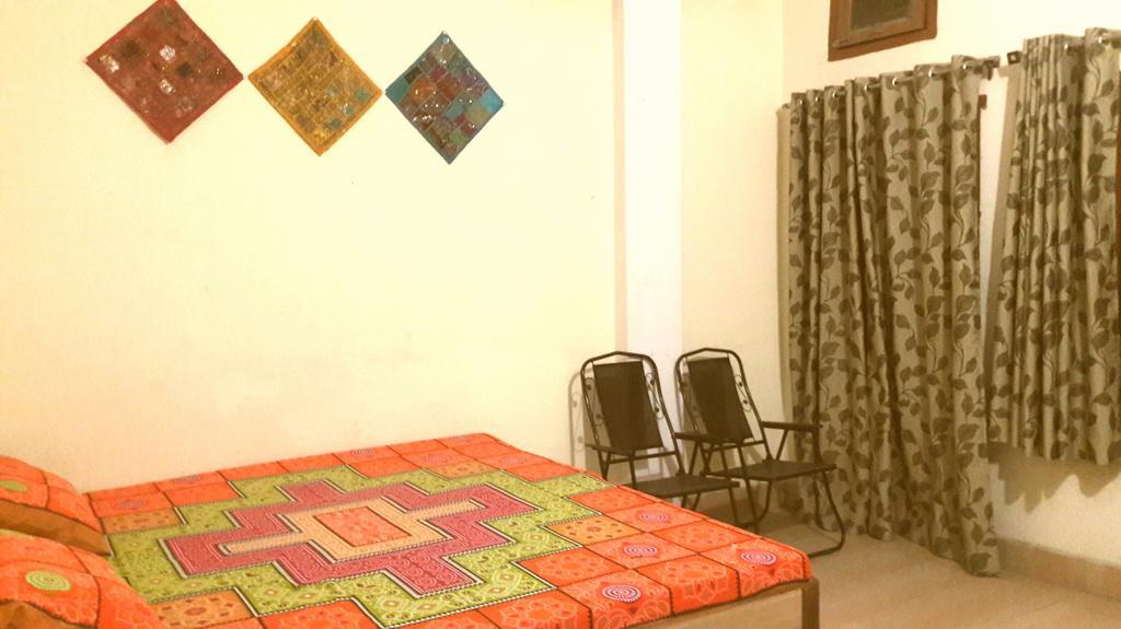 Bona Cafe Restaurant & Sala Guest House Varanasi Room photo